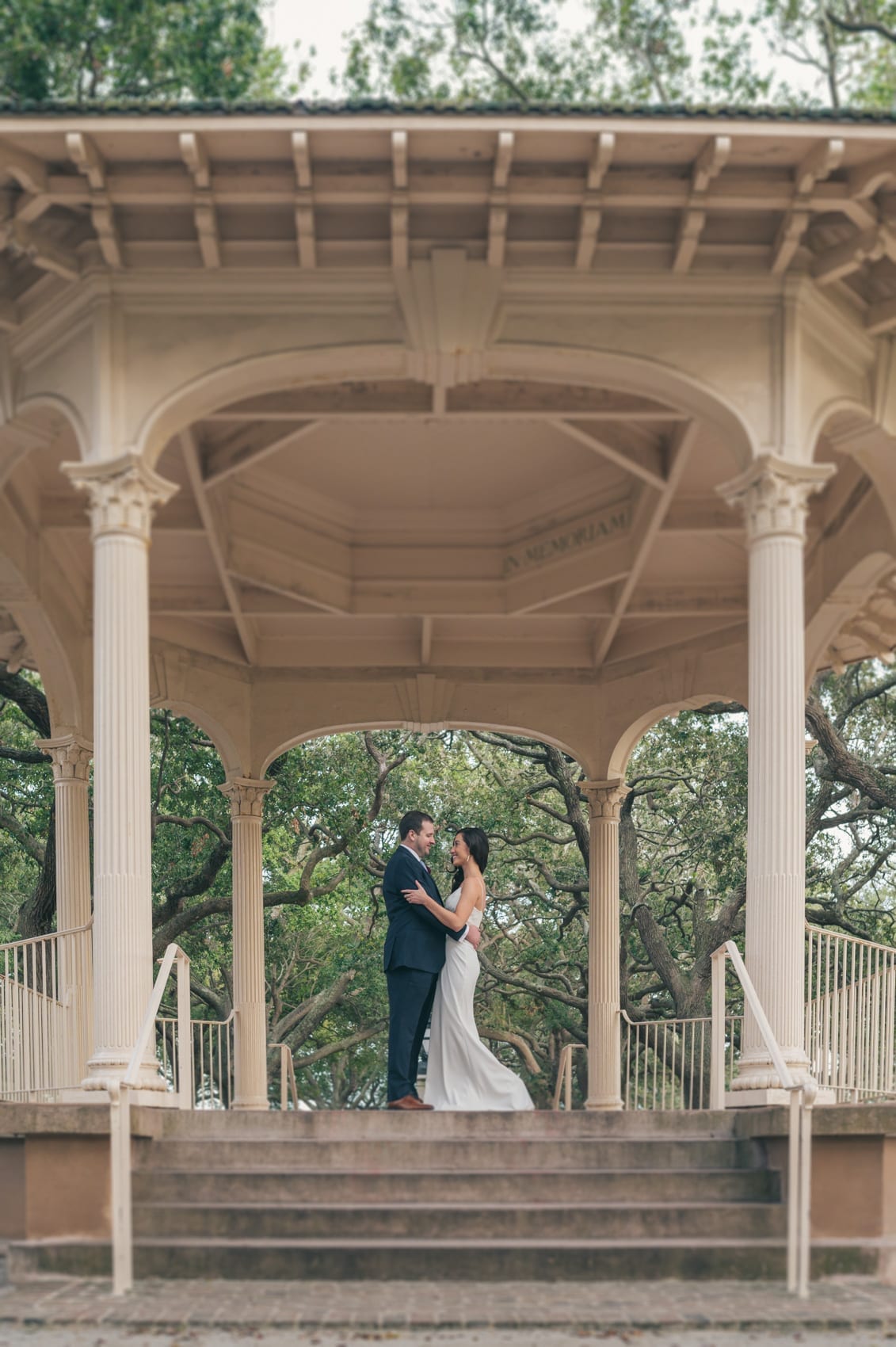 Thara Photo Chicago Engagement Wedding Photographer